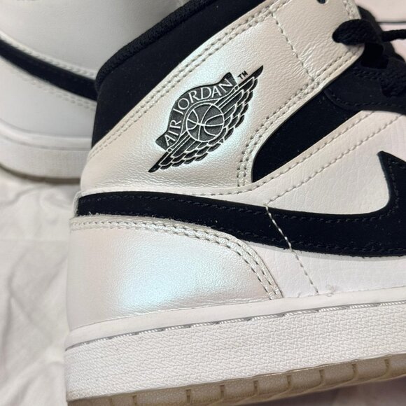 Nike Air Jordan 1 Mid SE \